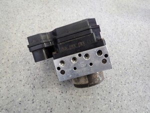 NISSAN XTRAIL T30 2.2DCI 01- POMPA ABSU MA98000 3/6 MINIATURA