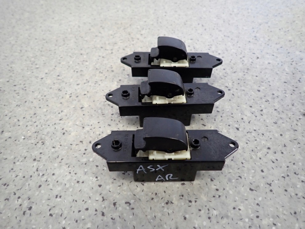 MITSUBISHI ASX 10-13 PRZEŁĄCZNIK SZYBY PRZEDNI PRAWY TYLNY LEWY LUB PRAWY 1/4