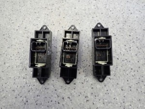 MITSUBISHI ASX 10-13 PRZEŁĄCZNIK SZYBY PRZEDNI PRAWY TYLNY LEWY LUB PRAWY 4/4 MINIATURA