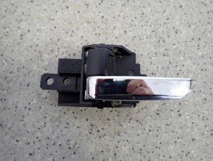 MITSUBISHI ASX 10-16 KLAMKA WEWNĘTRZNA PRZEDNIA LEWA