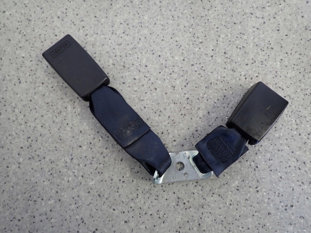 MITSUBISHI ASX 10-16 ZAPINKA PASA TYLNA PRAWA ŚRODKOWA 3/4