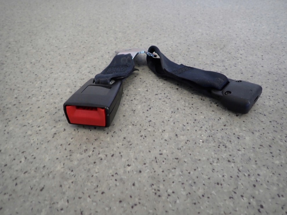 MITSUBISHI ASX 10-16 ZAPINKA PASA TYLNA LEWA 4/4