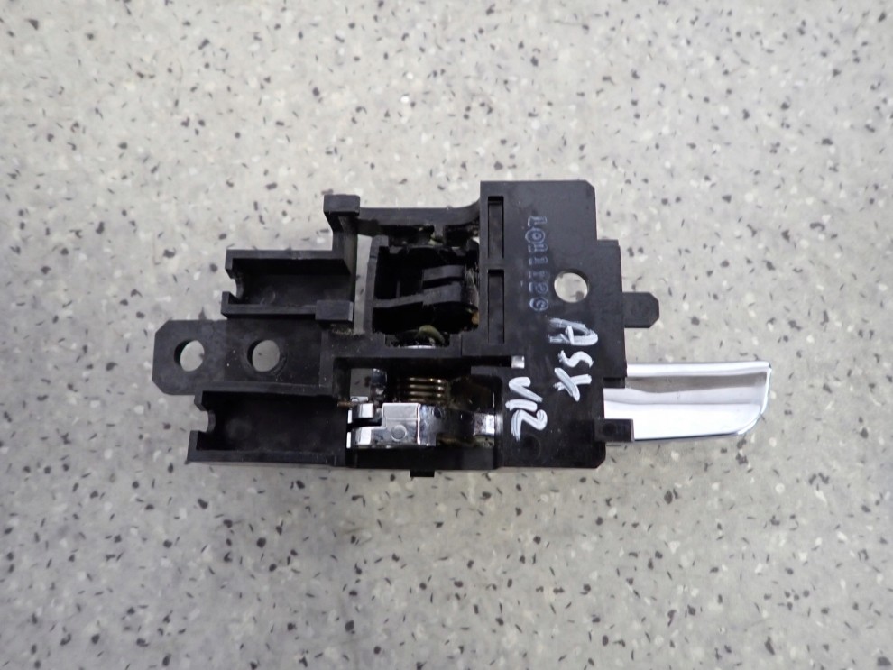 MITSUBISHI ASX 10-16 KLAMKA WEWNĘTRZNA PRZEDNIA PRAWA 3/4