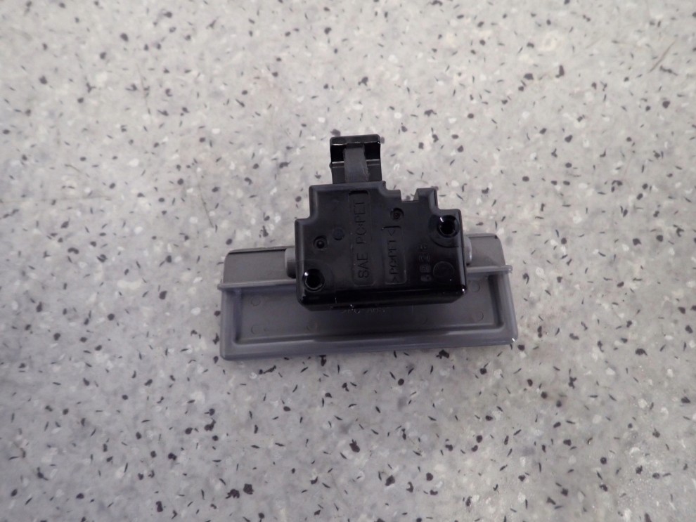 SUZUKI SX4 SEDICI 06-13 ZAMEK SCHOWKA PASAŻERA 3/4