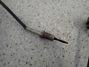 MITSUBISHI ASX 1.8 DID 10-16 CZUJNIK TEMPERATURY SPALIN 1587A038 2/5 MINIATURA