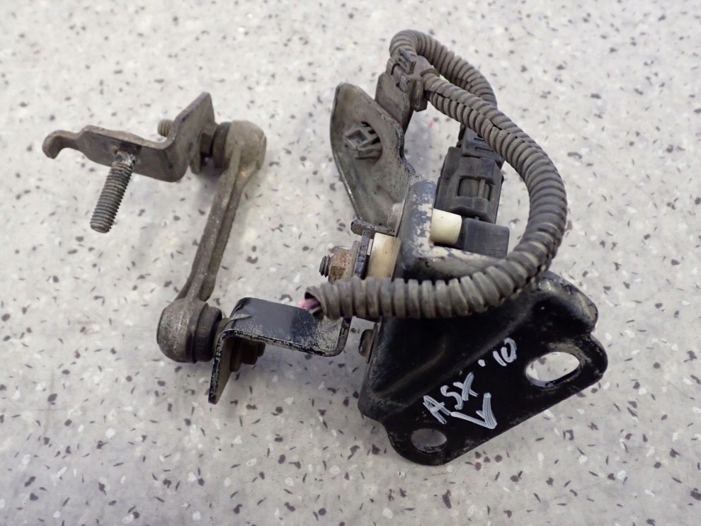 MITSUBISHI ASX 10-16 CZUJNIK POZIOMOWANIA XENONU PRZEDNI 3/5