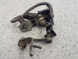 MITSUBISHI ASX 10-16 CZUJNIK POZIOMOWANIA XENONU PRZEDNI 4/5 MINIATURA