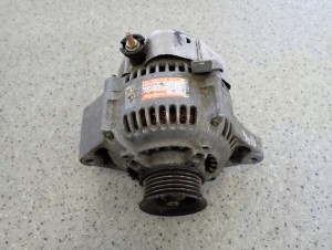 TOYOTA CAMRY 92-95 2.2 i ALTERNATOR 3/7 MINIATURA