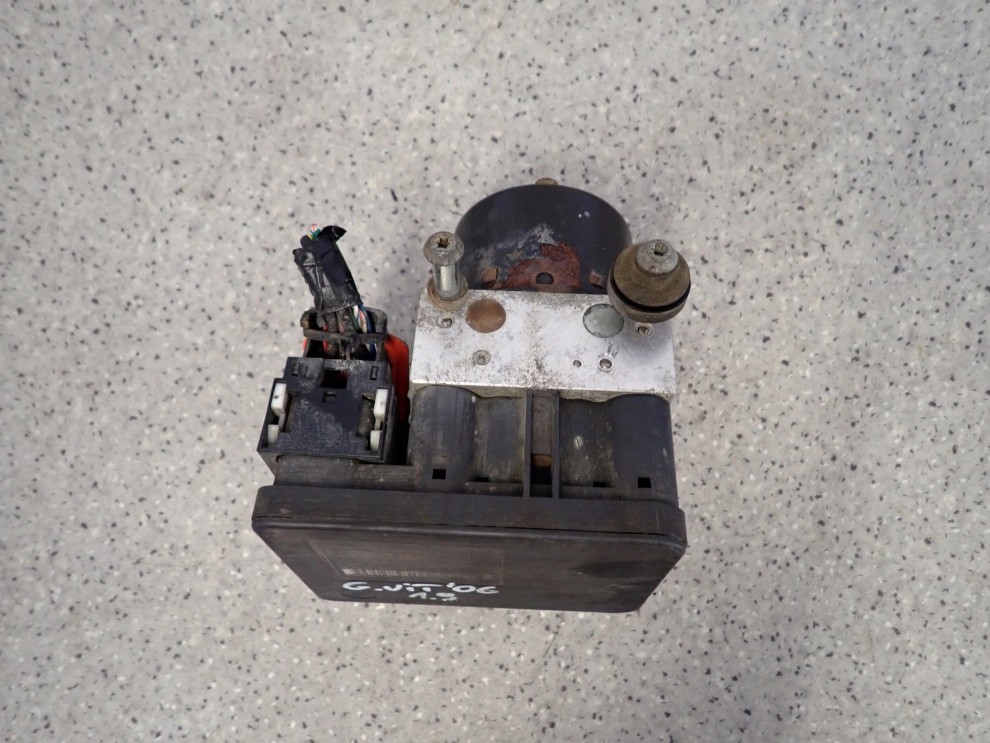 SUZUKI GRAND VITARA II 1.9d POMPA ABS 65j9 2/8