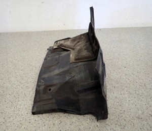 MITSUBISHI ASX 1.8 DID 10-16 OSŁONA SILNIKA PRZEDNIA PRAWA 2/5 MINIATURA