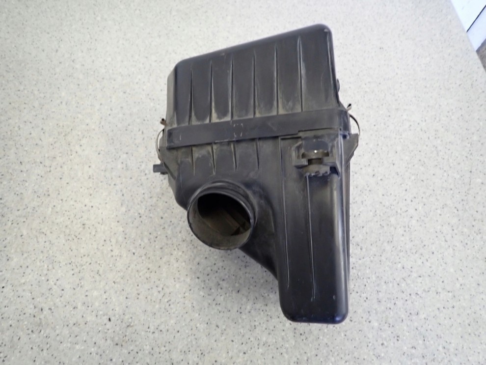 SUZUKI GRAND VITARA II 1.9d 05- OBUDOWA FILTRA POWIETRZA 1/6