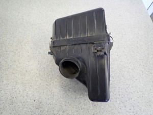 SUZUKI GRAND VITARA II 1.9d 05- OBUDOWA FILTRA POWIETRZA