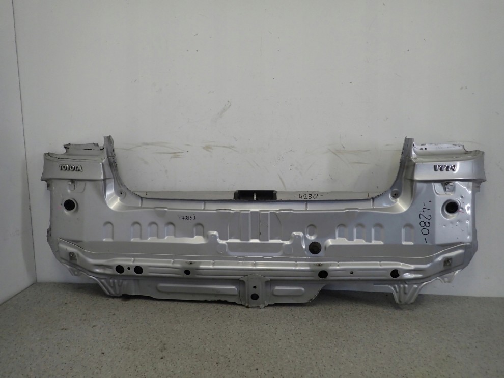 TOYOTA YARIS I 99-05 PAS TYLNY 199 1/6