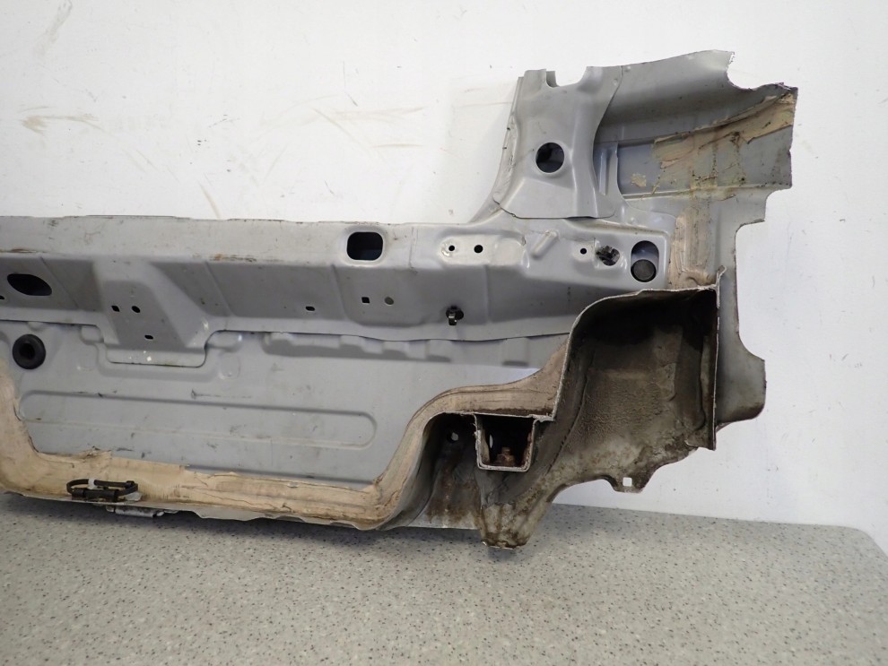 TOYOTA YARIS I 99-05 PAS TYLNY 199 6/6