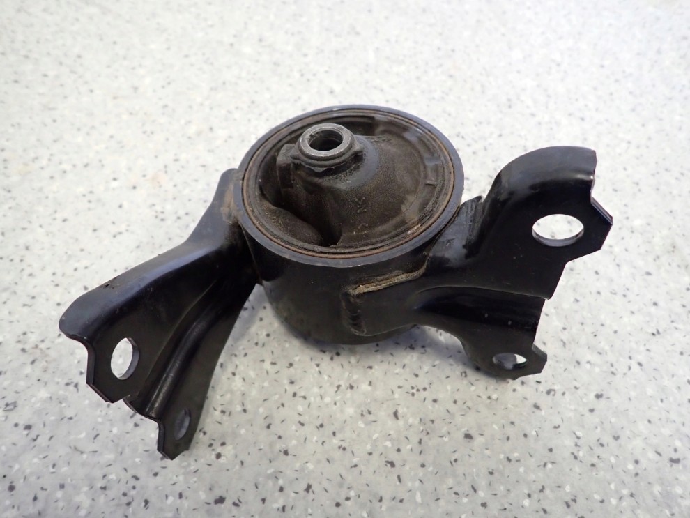 MITSUBISHI ASX 1.8 DID 10- PODUSZKA ZAWIESZENIA SILNIKA SKRZYNI BIEGÓW LEWA 2/4