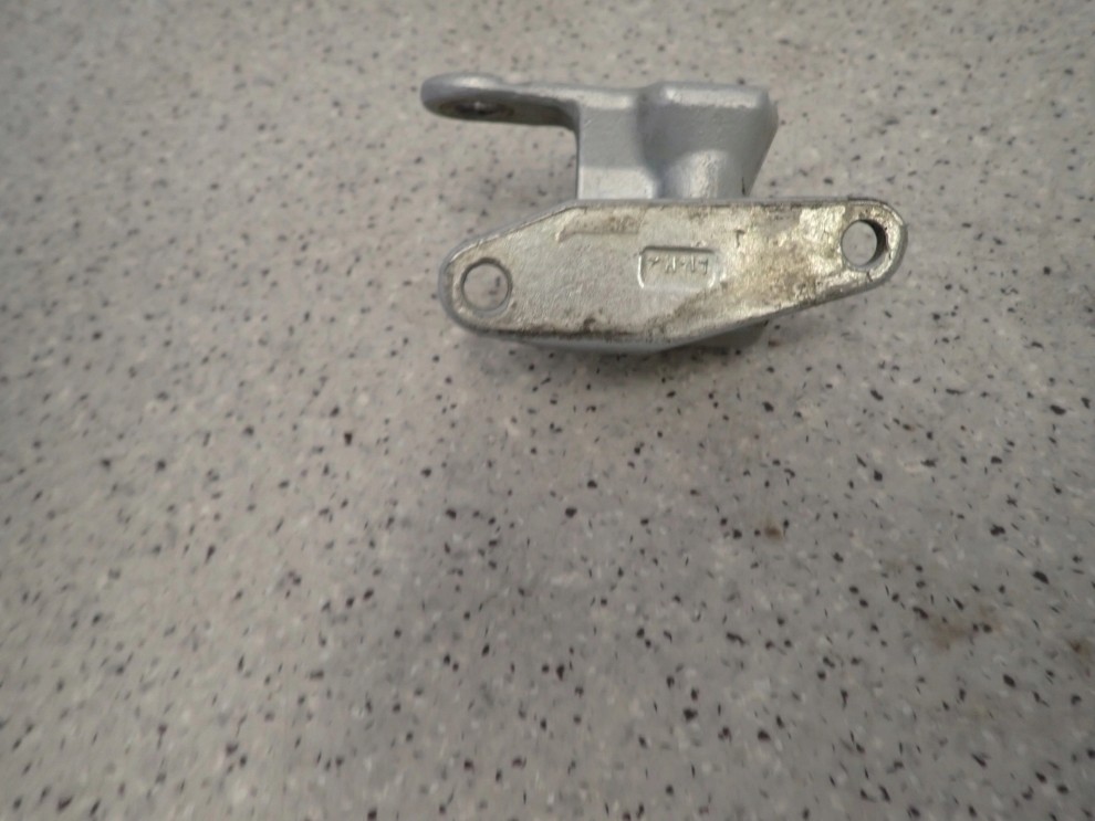 MITSUBISHI COLT 04- ZAWIAS DRZWI PRZEDNI LEWY DOLNY OGRANICZNIK 7/10