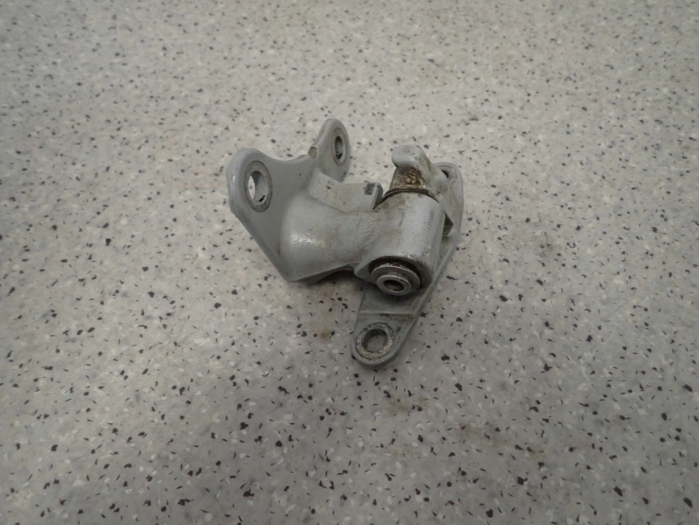 MITSUBISHI COLT 04- ZAWIAS DRZWI PRZEDNI LEWY DOLNY OGRANICZNIK 9/10