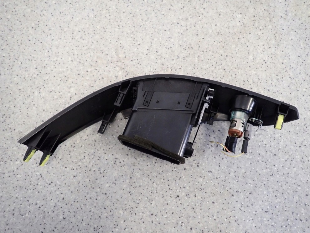 COROLLA VERSO 04-08 KRATKA NAWIEWU GNIAZDO ZAPALNICZKI 7/7