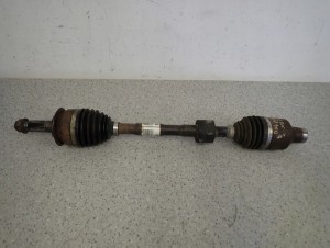 SUZUKI SX4 SEDICI 4WD 1.9 DDIS 06-13 PÓŁOŚ PRZEDNIA PRAWA