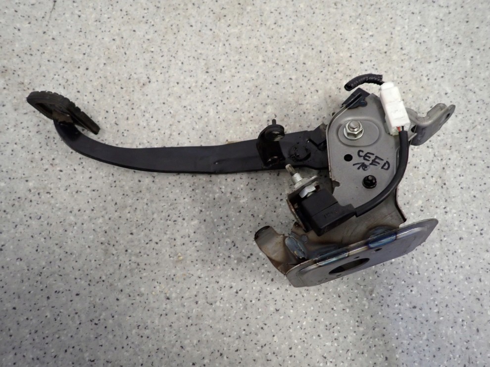KIA CEED 07-11 PEDAŁ SPRZĘGŁA 1/5