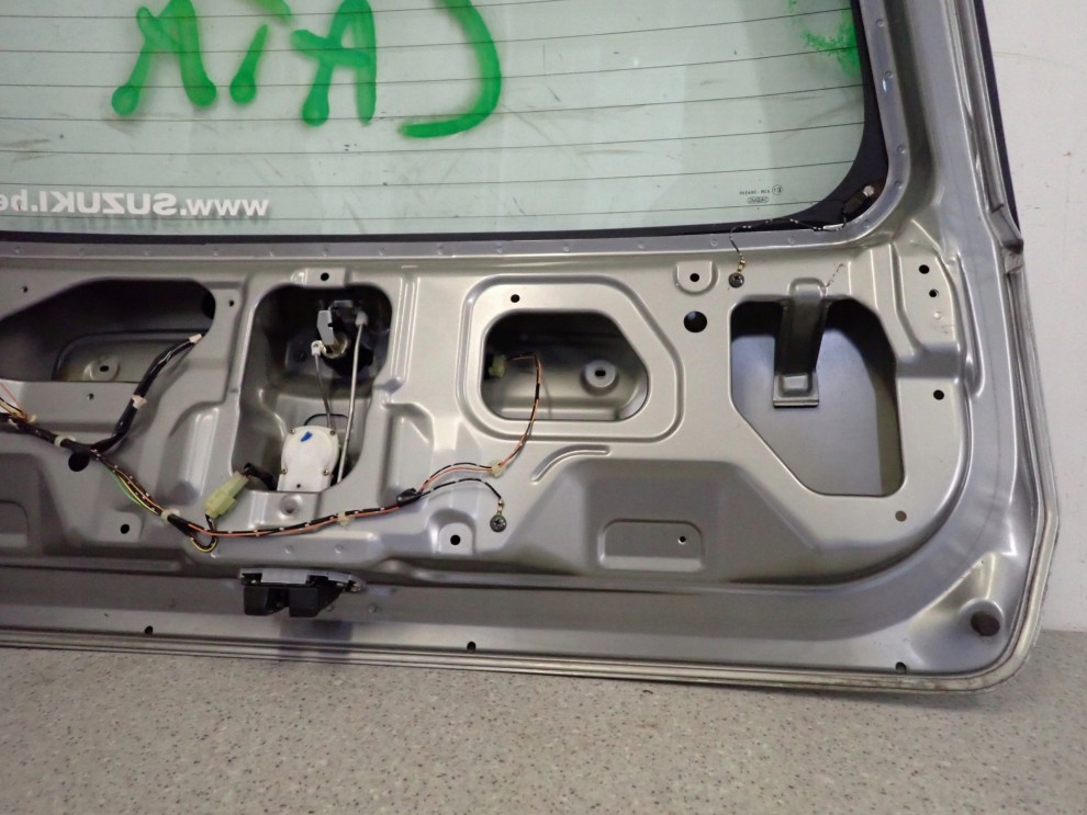 SUZUKI IGNIS II 04-07 KLAPA BAGAŻNIKA SZYBA TYLNA ZU1 12/12