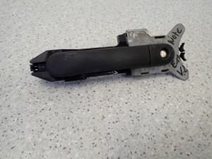 NISSAN NOTE E11 06-12 KLAMKA DRZWI PRZEDNIA LEWA 3/10 MINIATURA