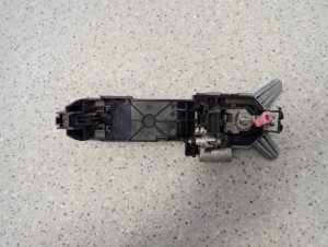 NISSAN NOTE E11 06-12 KLAMKA DRZWI PRZEDNIA LEWA 8/10 MINIATURA