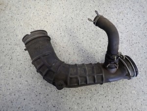 TOYOTA YARIS I 1.4 D4D 99-05 RURA PRZEWÓD POWIETRZA