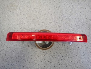 KIA CEED KOMBI 06-12 LAMPKA TRZECI STOP TYŁ