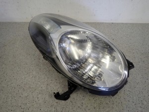 NISSAN MICRA K12 08-10 REFLEKTOR PRAWY LAMPA PRZEDNIA