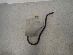 NISSAN NOTE E11 MICRA K12 1.2i 1.4i 06-12 ZBIORNICZEK WYRÓWNAWCZY