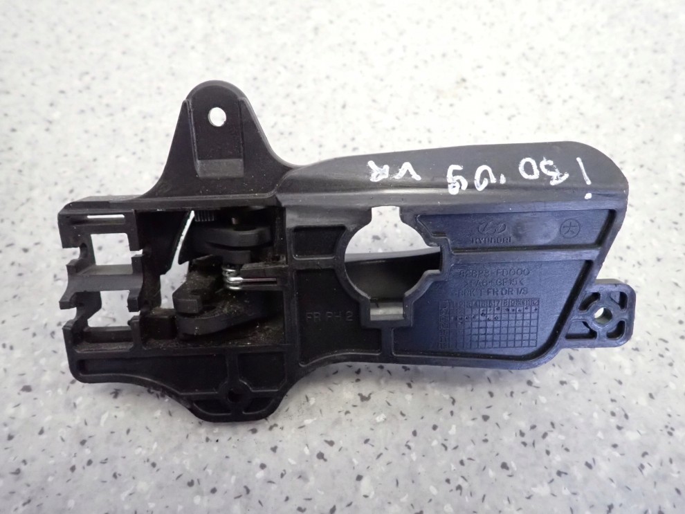 HYUNDAI i30 07-12 KLAMKA DRZWI PRZEDNIA PRAWA WEWNĘTRZNA 3/4