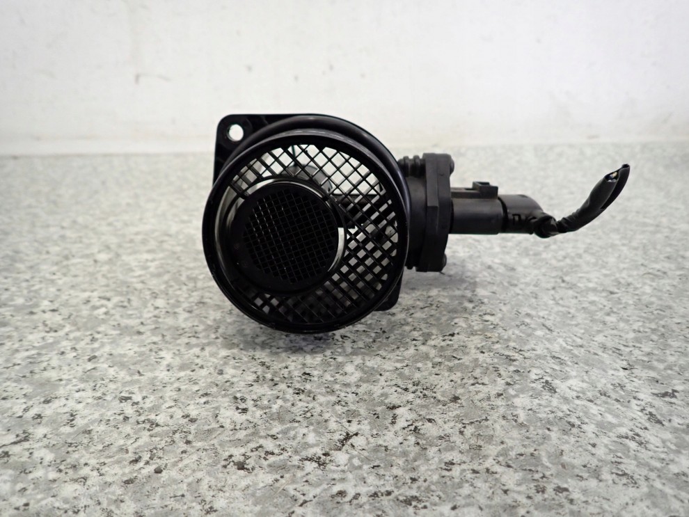 MITSUBISHI GRANDIS 2.0 DID 03-10 PRZEPŁYWOMIERZ POWIETRZA 2/4