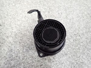 MITSUBISHI GRANDIS 2.0 DID 03-10 PRZEPŁYWOMIERZ POWIETRZA 3/4 MINIATURA