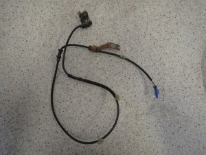 SUZUKI IGNIS 04-08 CZUJNIK ABSU TYLNY PRAWY 2WD