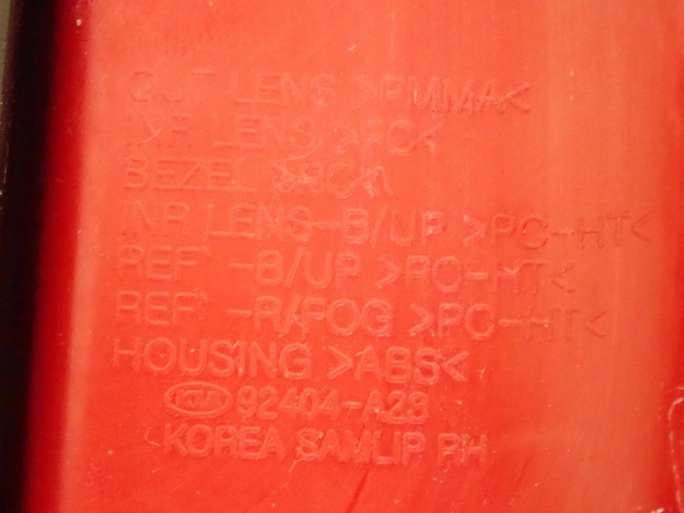 KIA CEED II KOMBI SW 12-17 LAMPA TYLNA PRAWA W KLAPĘ 4/5