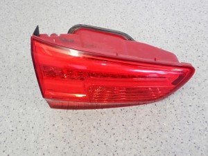 KIA CEED II KOMBI SW 12-17 LAMPA TYLNA LEWA W KLAPĘ 3/6 MINIATURA