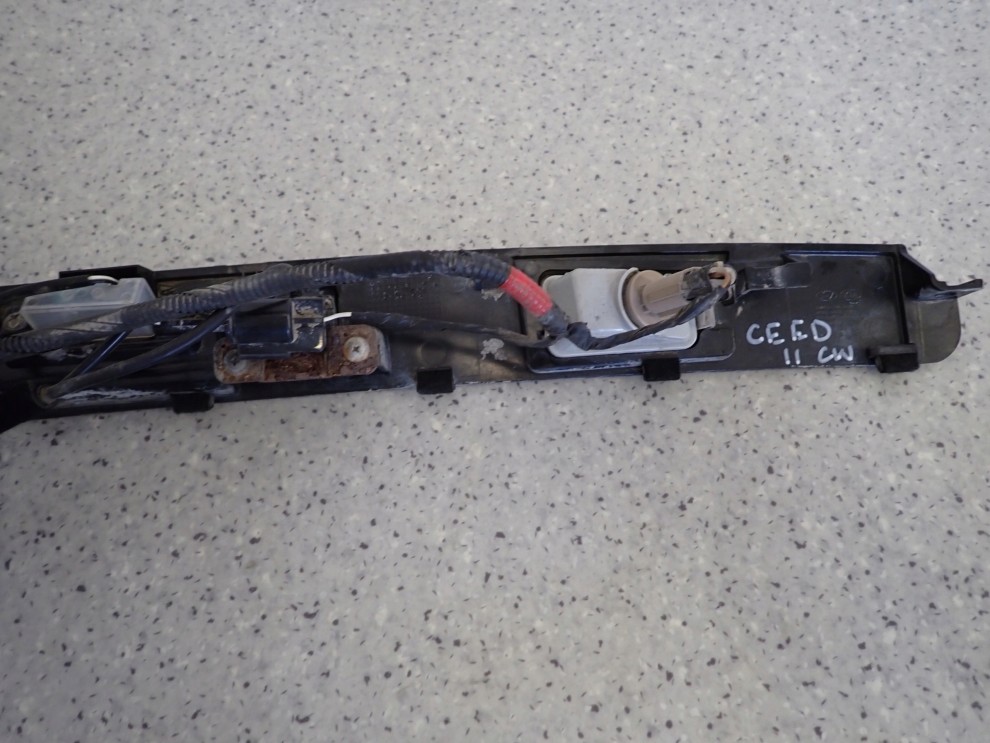 KIA CEED II KOMBI SW 12-17 NAKŁADKA LISTWA KLAPY KAMERA MIKROSRTYK LAMPKI 6/8