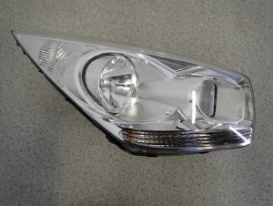 KIA VENGA 09- LAMPA PRZEDNIA PRAWA