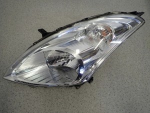 SUZUKI SWIFT MK7 10-16 REFLEKTOR PRZEDNI PRAWY LAMPA PRZÓD EUROPA