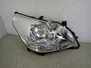 TOYOTA VERSO 09-13 LAMPA PRZEDNIA PRAWA REFLEKTOR PRAWY EUROPA