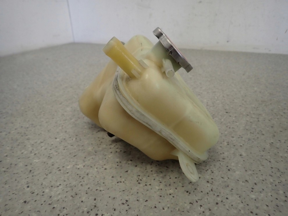 MITSUBISHI ASX 1.8 DID 10- ZBIORNICZEK WYRÓWNAWCZY 6/6