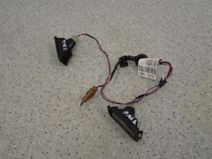 NISSAN ALMERA TINO 00- LAMPKI OŚWIETLENIA TABLICY REJESTRACYJNEJ 1/6 MINIATURA