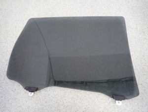 MITSUBISHI ASX 10-16 SZYBA TYLNA LEWA DRZWIOWA 3/4 MINIATURA