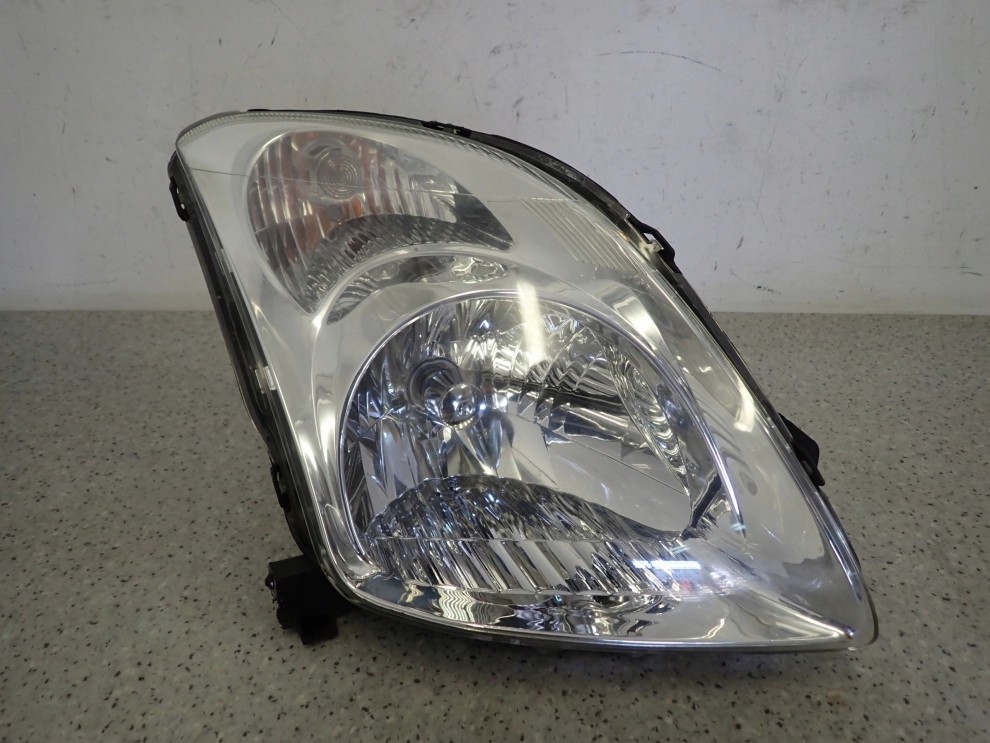 SUZUKI SWIFT 05-09 REFLEKTOR PRAWY LAMPA PRZEDNIA PRAWA 1/9