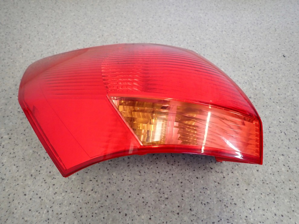 KIA VENGA 09- LAMPA TYLNA LEWA 8/9