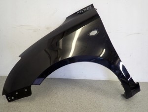 SUZUKI SWIFT MK6 05-09 BŁOTNIK PRZEDNI LEWY ZCE