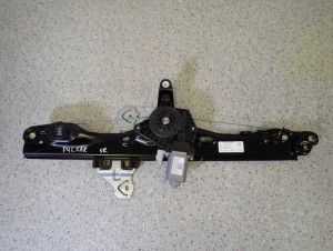 NISSAN PULSAR 14-18 PODNOŚNIK SZYBY PRZÓD PRAWY EUROPA 2 PINY