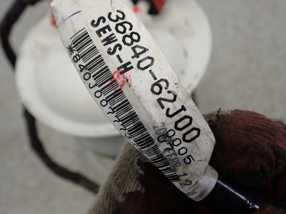 SUZUKI SWIFT 05-10 POMPA CZUJNIK PALIWA W ZBIORNIK 15100-62J00 3/4