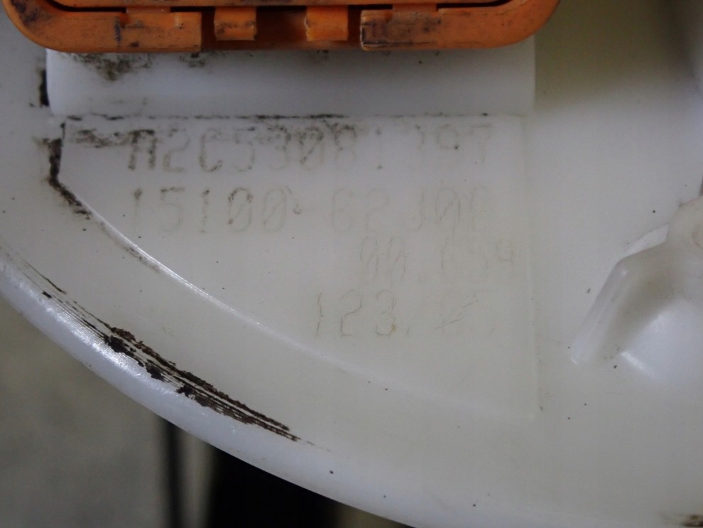 SUZUKI SWIFT 05-10 POMPA CZUJNIK PALIWA W ZBIORNIK 15100-62J00 4/4